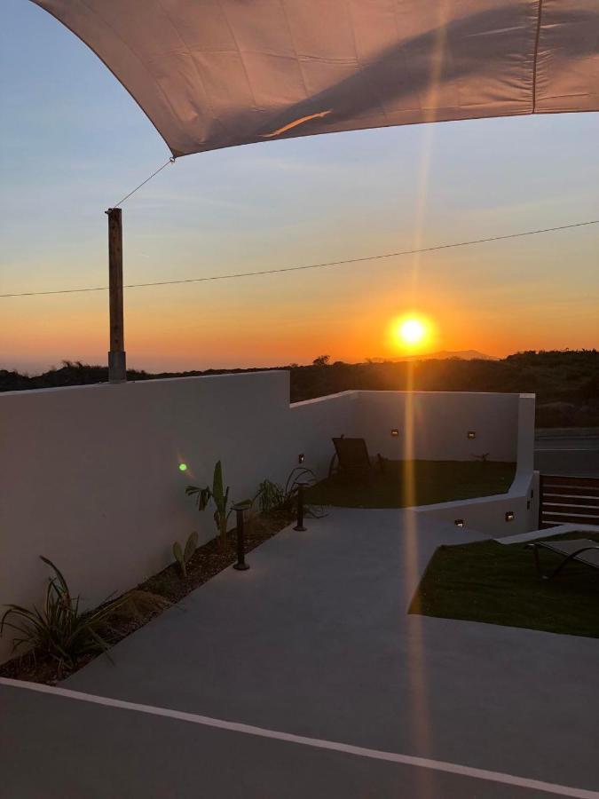 Lejardin Suites Santorini Pyrgos Kallistis Ngoại thất bức ảnh